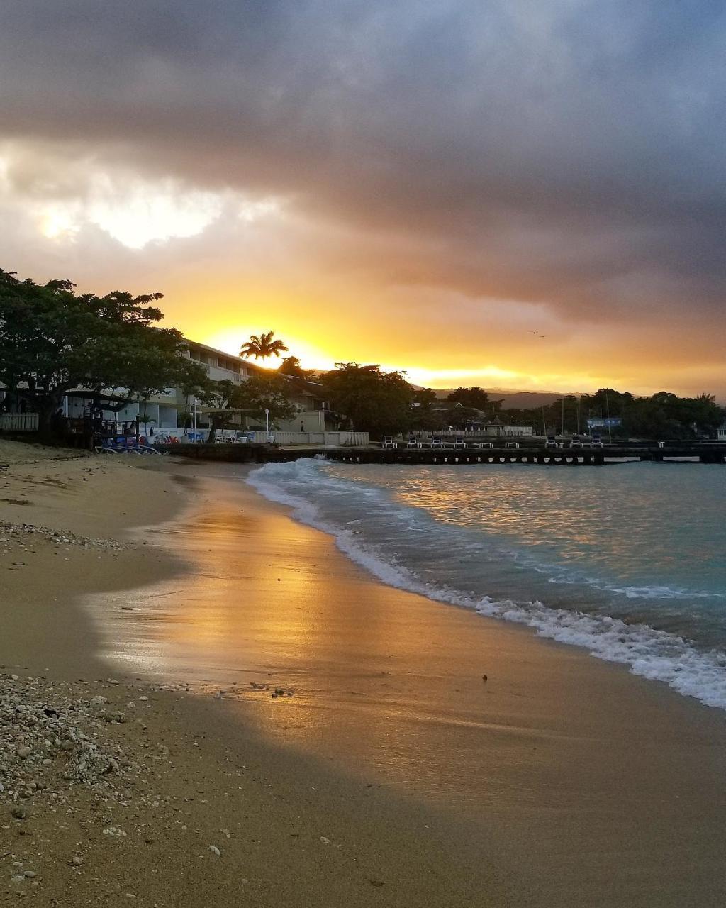 Kaz Kreol Beach Hotel Ocho Rios Exterior photo