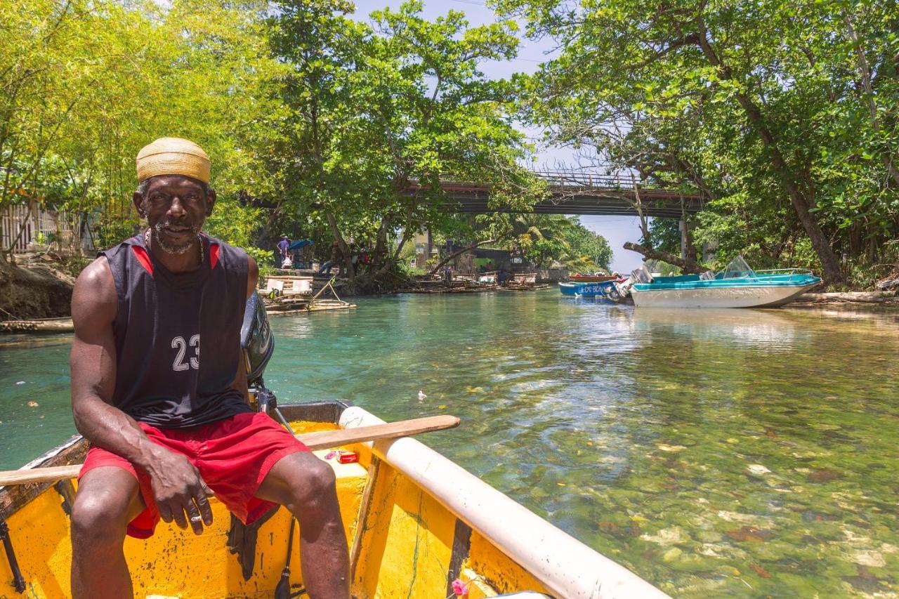 Kaz Kreol Beach Hotel Ocho Rios Exterior photo