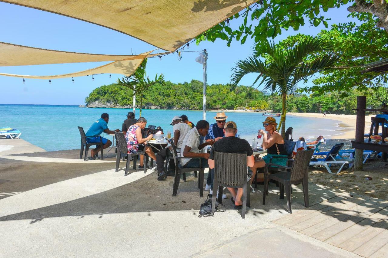 Kaz Kreol Beach Hotel Ocho Rios Exterior photo